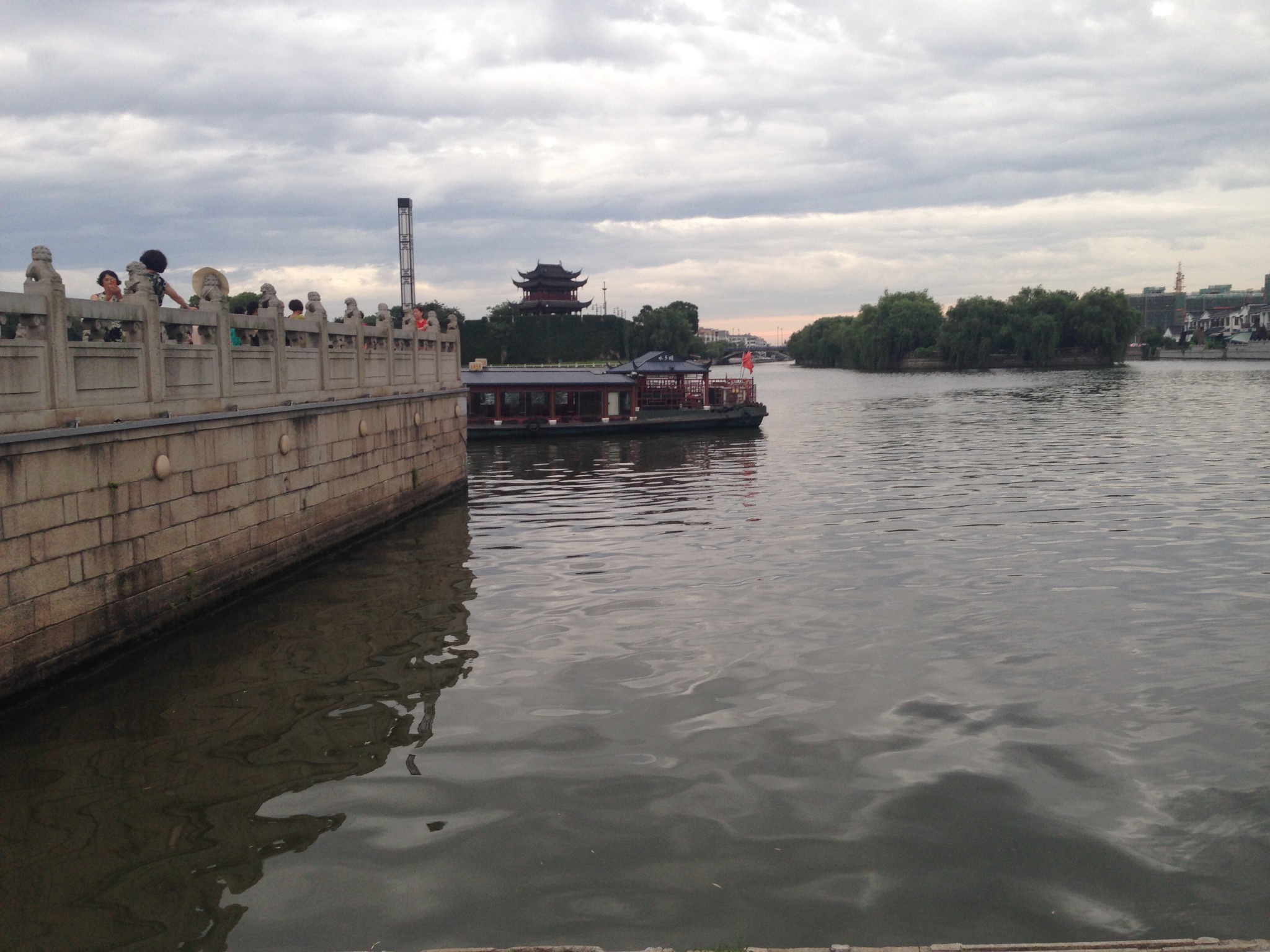 杭州游记图片  原始图片 所有游记图片 35/110 夜游护城河 古城苏州